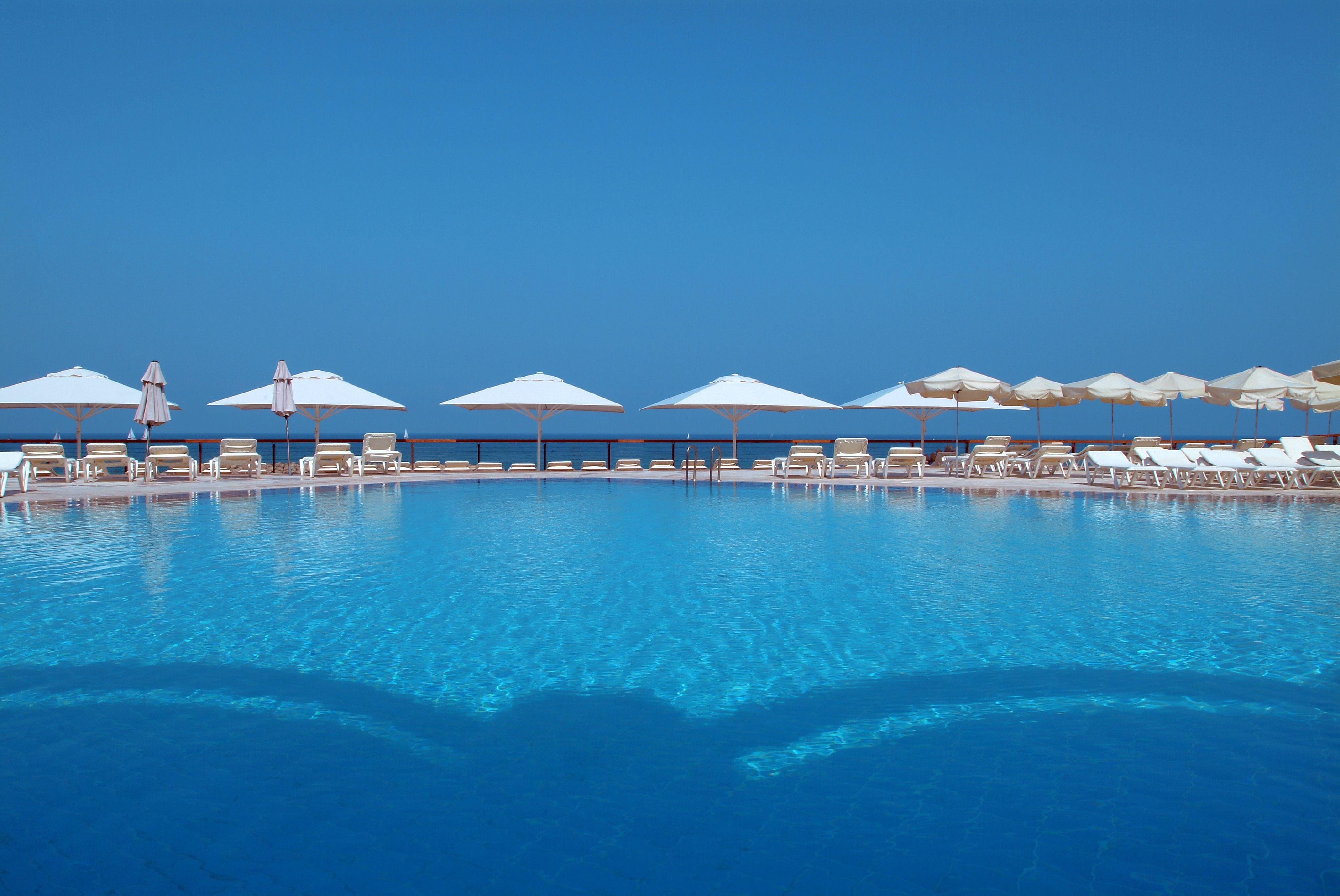 Daniel Herzliya Hotel Екстериор снимка The pool at the resort